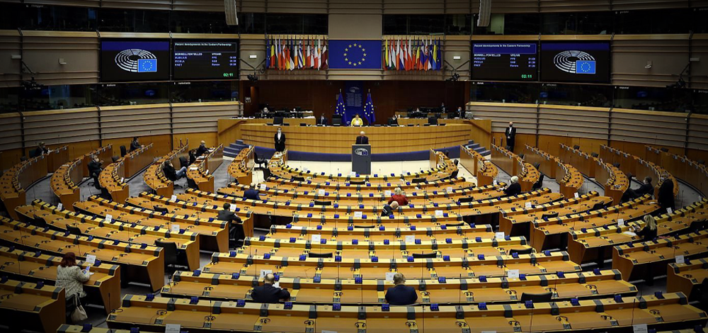 Avrupa Birliği Komisyonu, İtalya’ya 19 milyar euro yardım fonunu dondurdu