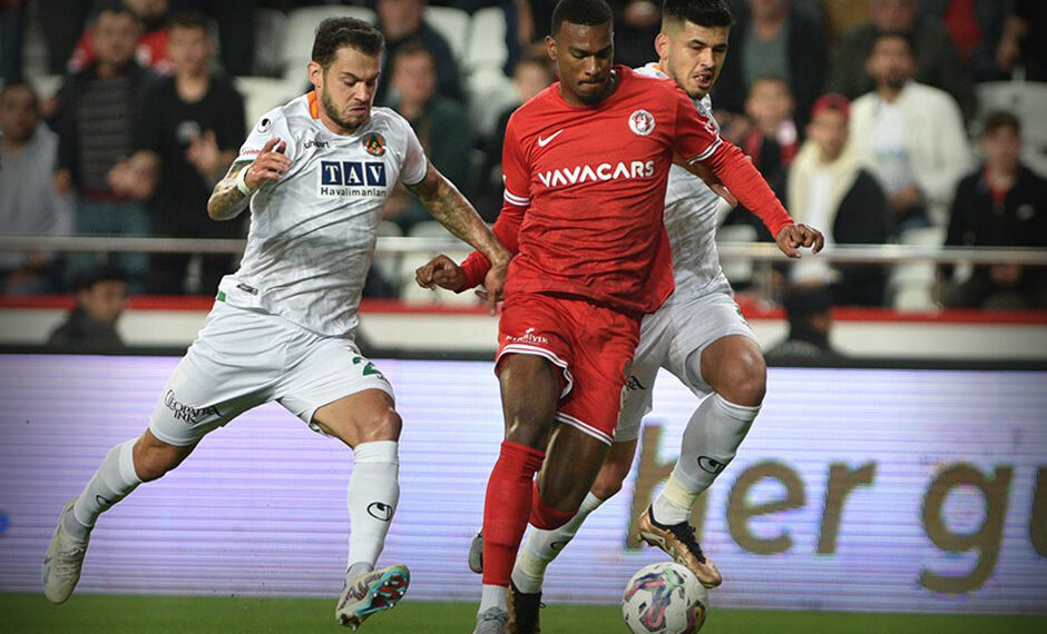 Akdeniz derbisinde gülen taraf Antalyaspor