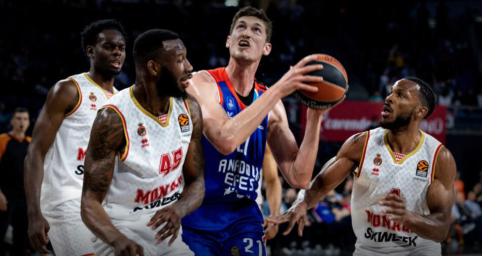 Anadolu Efes, Euroleague’i galibiyetle kapattı