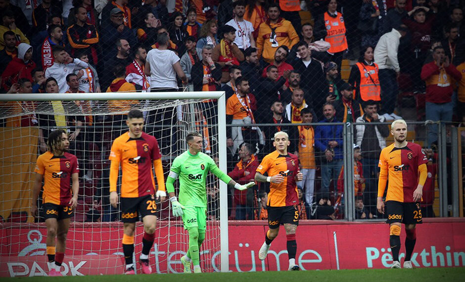 Galatasaray, Gümrük’ten geçemedi