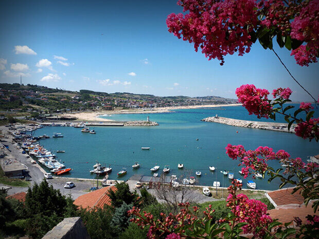 İBB, Arnavutköy Belediyesi’nin Karaburun Kumsalı’nda beton dökmesine itiraz etti