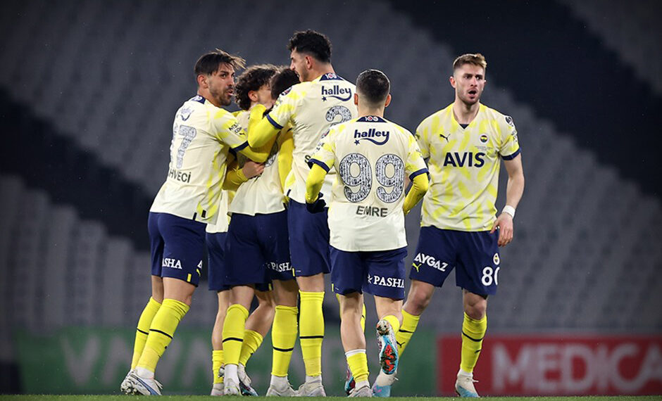 Süper Lig’de Fenerbahçe geriden gelerek kazandı