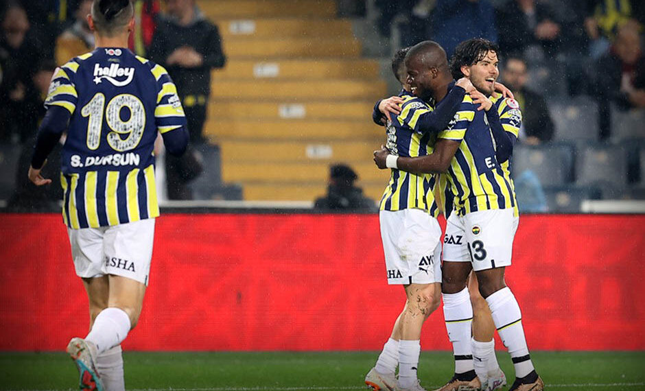 Türkiye Kupası’nda son yarı finalist Fenerbahçe oldu