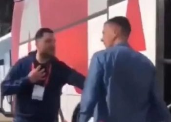 Ajax’lı Berghuis, ırkçılık yaptığı argümanıyla taraftara yumruk attı