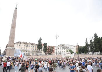 İtalya’da Covid-19 için çıkarılacak ‘Yeşil Geçiş’ evrakı protesto edildi