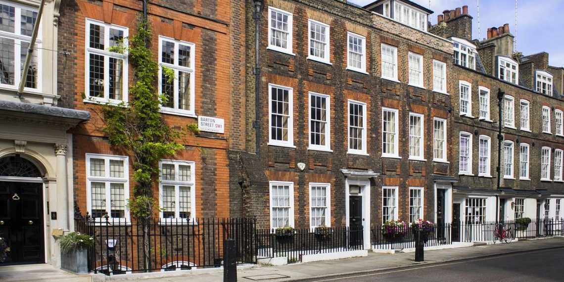 Londra’dan Konut Alan Varlıklı Türk Sayısı Arttı: “Paralarını Türkiye’den Çıkarmaya Çalışıyorlar”