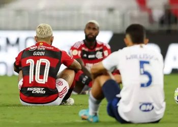 Vinicius Junior için Flamengo-Cruzeiro maçında oturma hareketi