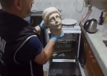 2 bin yıllık heykel bulaşık makinesinden çıktı