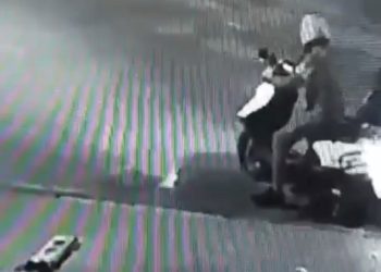 28 bayanın çantasını çalan kapkaççıyı parmağındaki dövme yakalattı