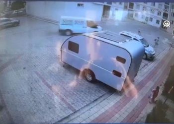 7 yaşındaki çocuk, 5 yaşındaki kardeşini ezdi