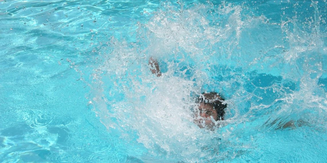 7 yaşındaki çocuk otel havuzunda boğuldu