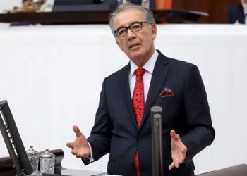 Ahat Andican UYGUN Parti’den istifa etti