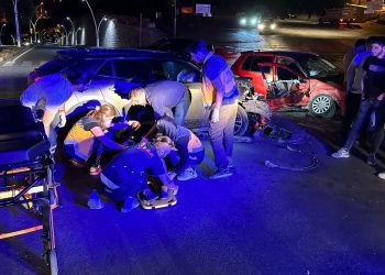 AK Parti Tunceli Vilayet Lideri ve eşi trafik kazası geçirdi