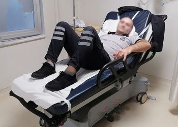 Alkollü şahıs hastanede güvenlik görevlisini bıçakladı