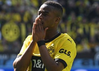 Almanya Futbol Federasyonu Moukoko ve Ngankam’a ırkçı hakaretleri kınadı: Sizden tiksiniyoruz, siz taraftar değilsiniz