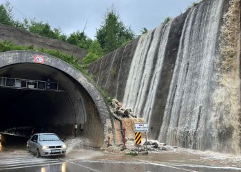 Amasra Tünel’inde şelale oluştu
