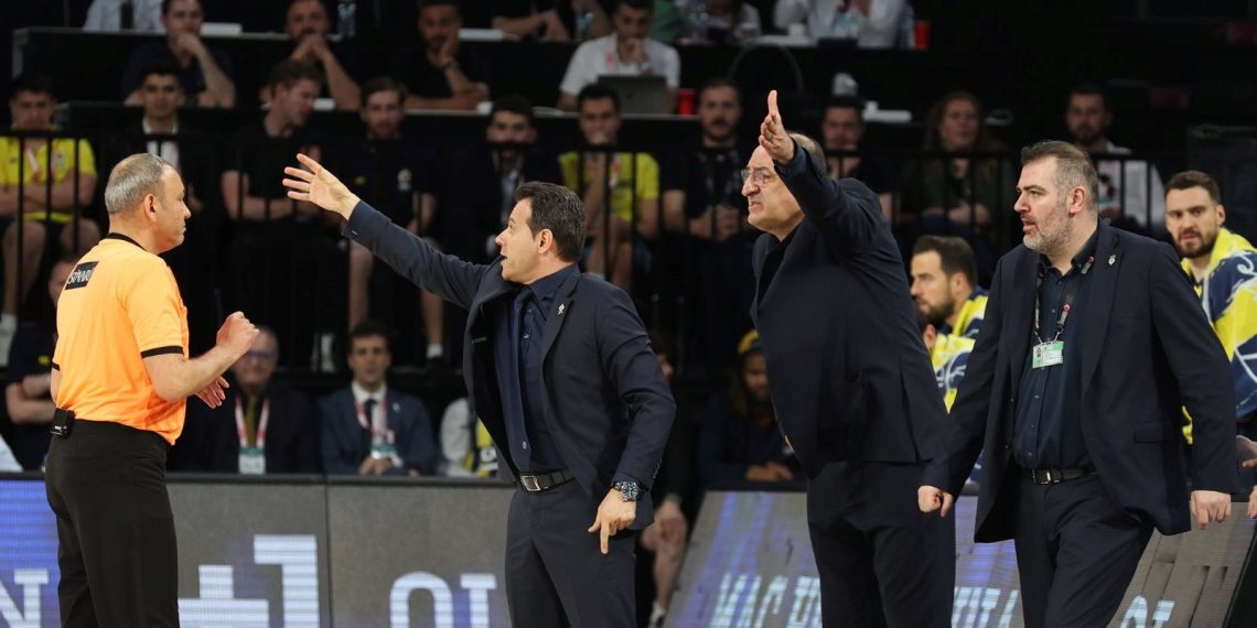 Anadolu Efes – Fenerbahçe Beko maçındaki hakemler için resmi karar