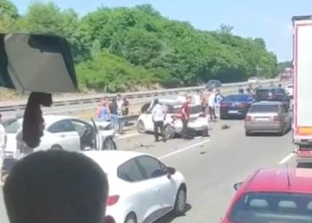 Anadolu Otoyolu’nda zincirleme kaza (Uzun araç kuyrukları oluştu)