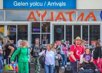Antalya’ya hava yoluyla gelen turist sayısı 5 milyonu aştı