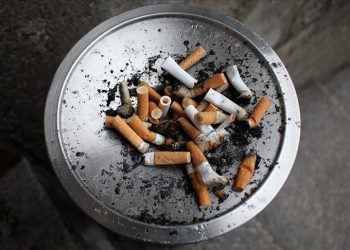 Araştırma: Geç uyuyan insanların sigara ve alkol tüketimi daha erken vefat getiriyor