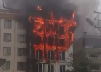 Artvin’de otel yangını