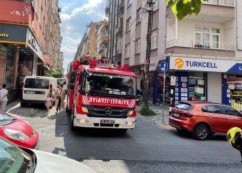 Bahçelievler’de 4 katlı binada yangın paniği