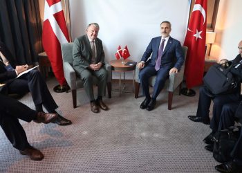 Bakan Fidan, Londra’da mevkidaşlarıyla görüştü