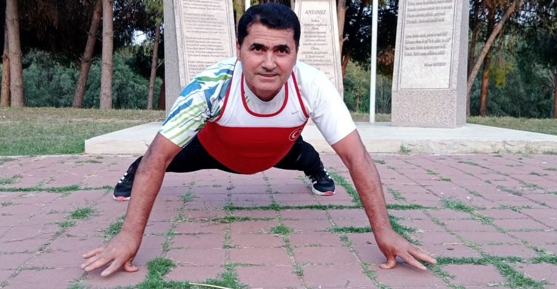 “Başparmakla imtihan çekme rekoru” ile Guinness’e girdi