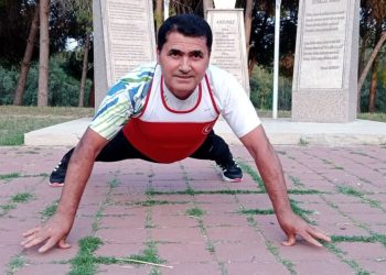 “Başparmakla imtihan çekme rekoru” ile Guinness’e girdi