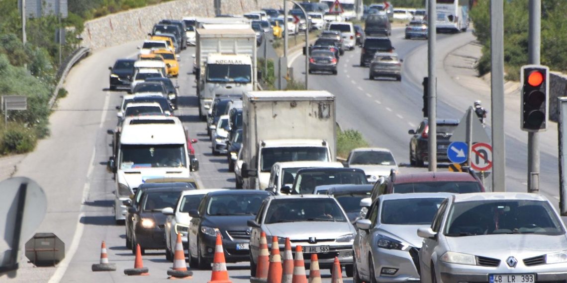 Bodrum’a 4,5 günde 100 bin araç giriş yaptı