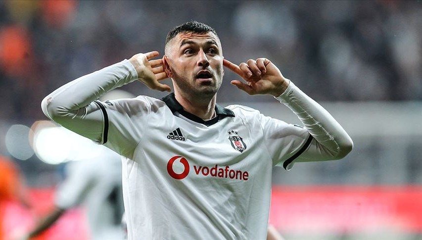 Burak Yılmaz, Beşiktaş’ta Şenol Güneş’in yardımcısı oldu