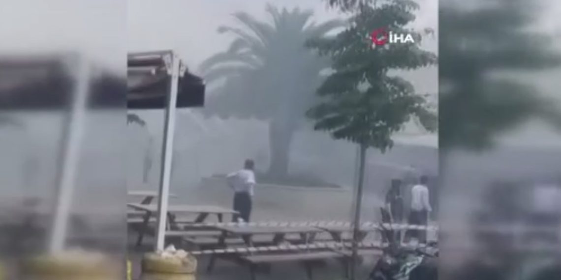 Çapa Tıp Fakültesi’nde korkutan yangın: Gruplar olay yerinde