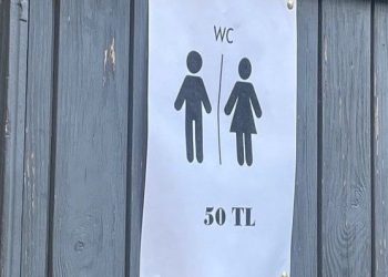 Çeşme’de “Tuvalet 50 lira” yazısını asan işletmeci: Zorunda kaldık
