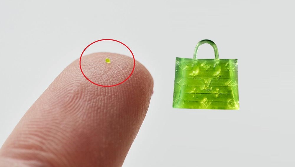 Dünyanın en küçük çantası 63 bin dolara satıldı