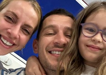 Eski eşler Uraz Kaygılaroğlu ile Melis İşiten kızları Ada için bir ortada