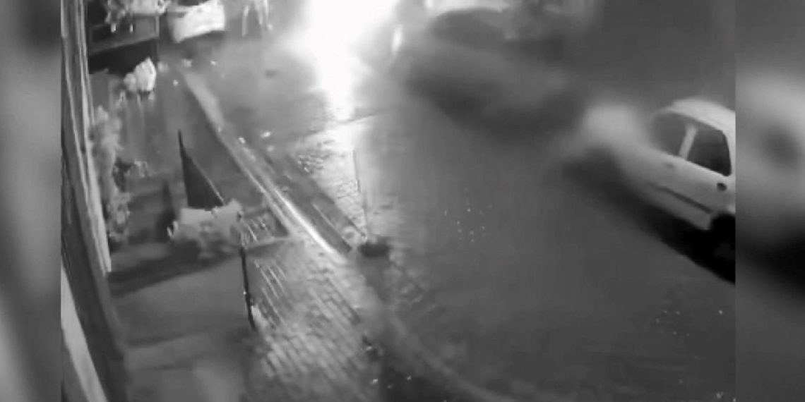 Eski sevgilisinin arabasını kundakladı, konutundan cephanelik çıktı