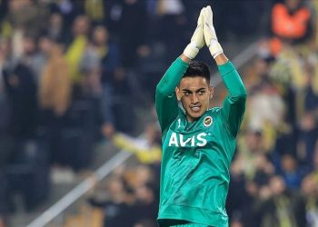 Fenerbahçe, İrfan Can Eğribayat’ın satın alma opsiyonunu kullandı