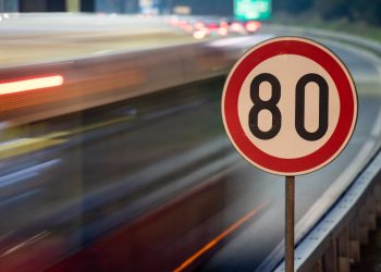 Finlandiya’da sürat sonunu aşan şoföre 2,7 milyon lira ceza