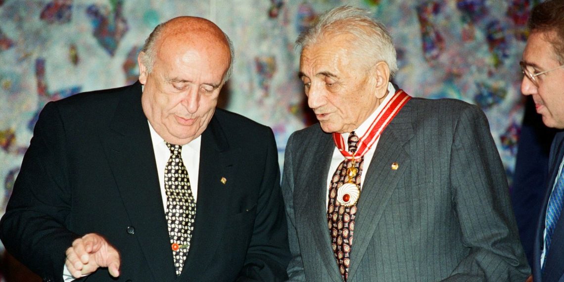 Halk şiirinin usta kalemi Cahit Külebi: Vefatının üzerinden 26 yıl geçti