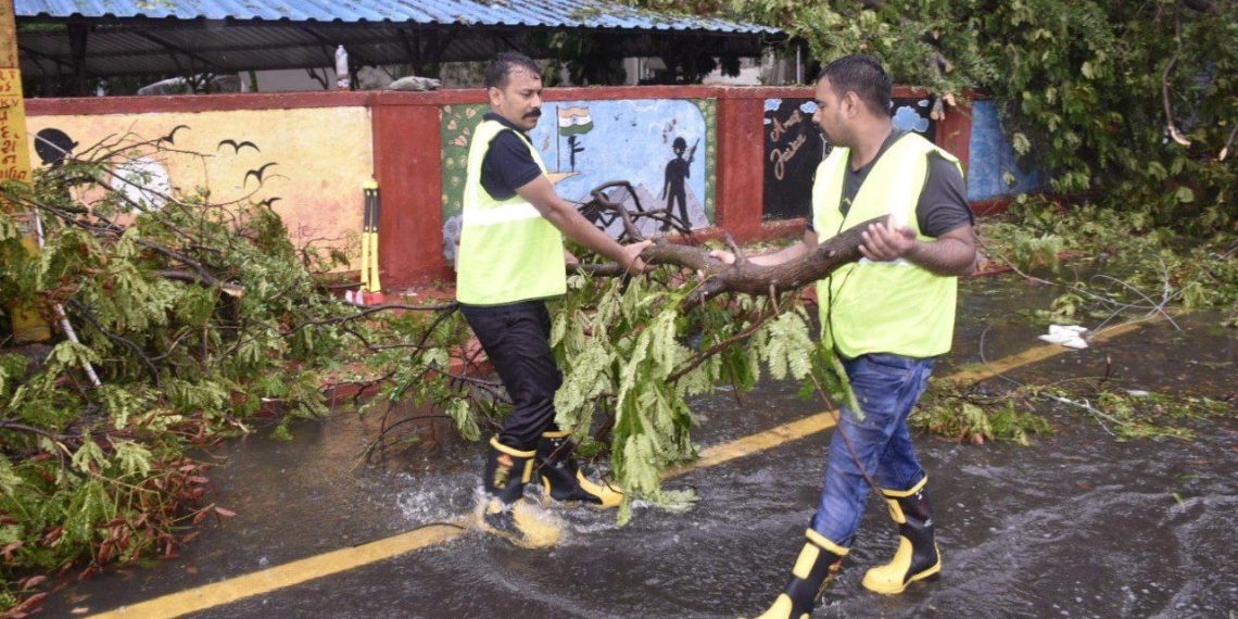 Hindistan’ı Biparjoy Kasırgası vurdu: 2 meyyit, 22 yaralı