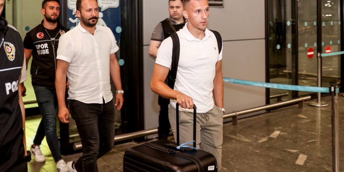 Hırvat yıldız Mislav Orsic Trabzonspor için geldi