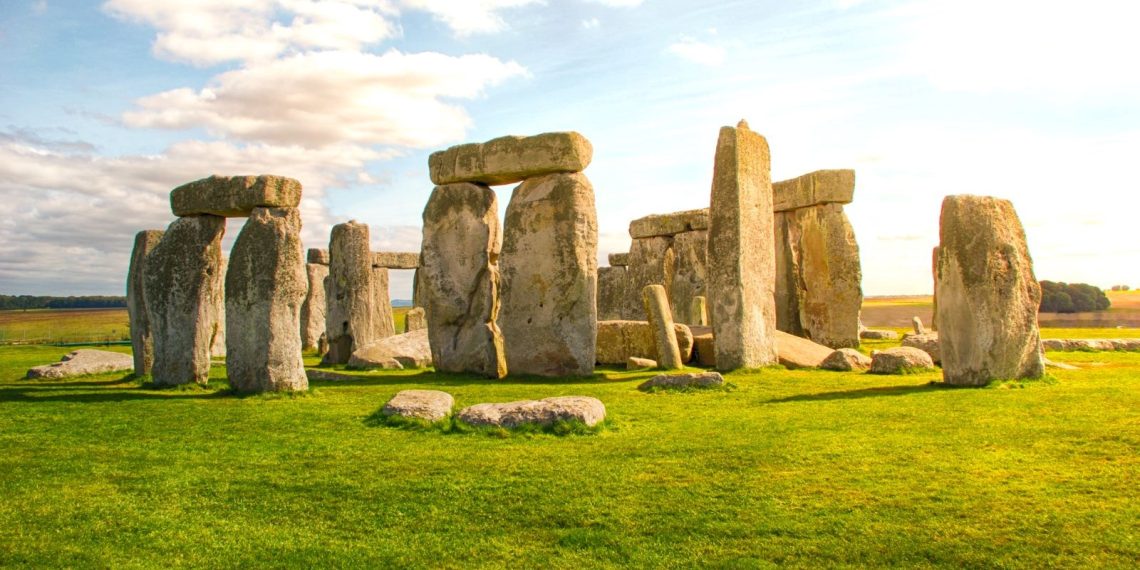Hollanda’da Stonehenge gibisi 4 bin yıllık kutsal alan keşfedildi