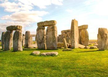 Hollanda’da Stonehenge gibisi 4 bin yıllık kutsal alan keşfedildi
