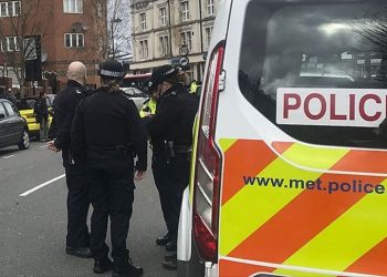 İngiltere’de bıçaklı hücum: Polis devriyede, soruşturma devam ediyor