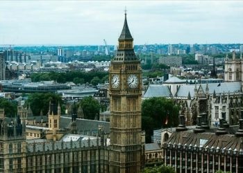 İngiltere’de konut fiyatları 11 yıl sonra birinci defa geriledi