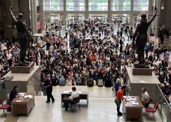 İstanbul Adliyesi’nde icra ve zabıt katipliği imtihanı yoğunluğu