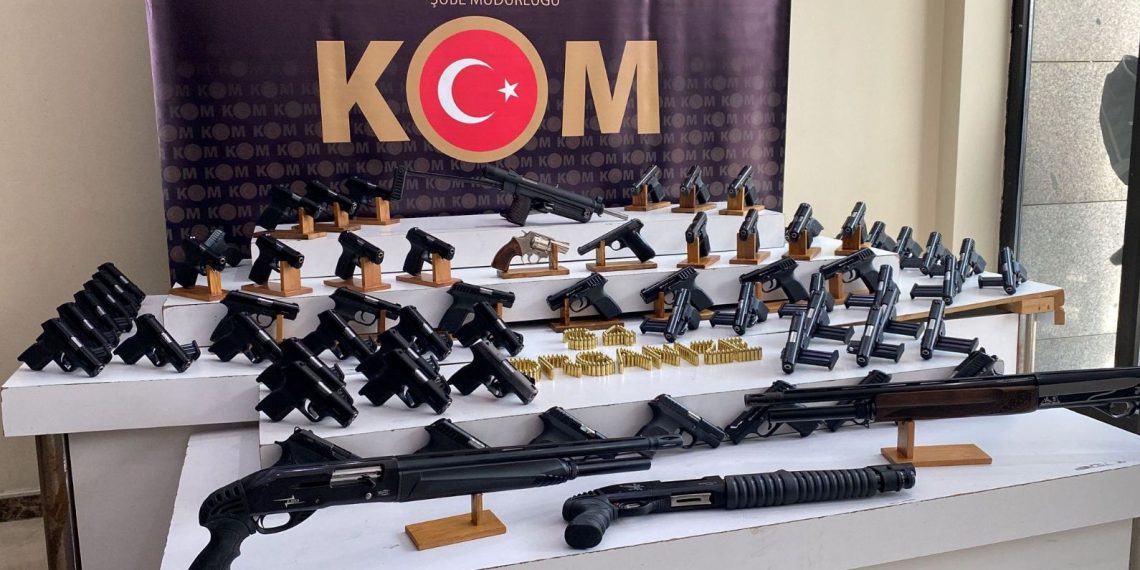 İstanbul merkezli kaçak silah operasyonu: 28 gözaltı