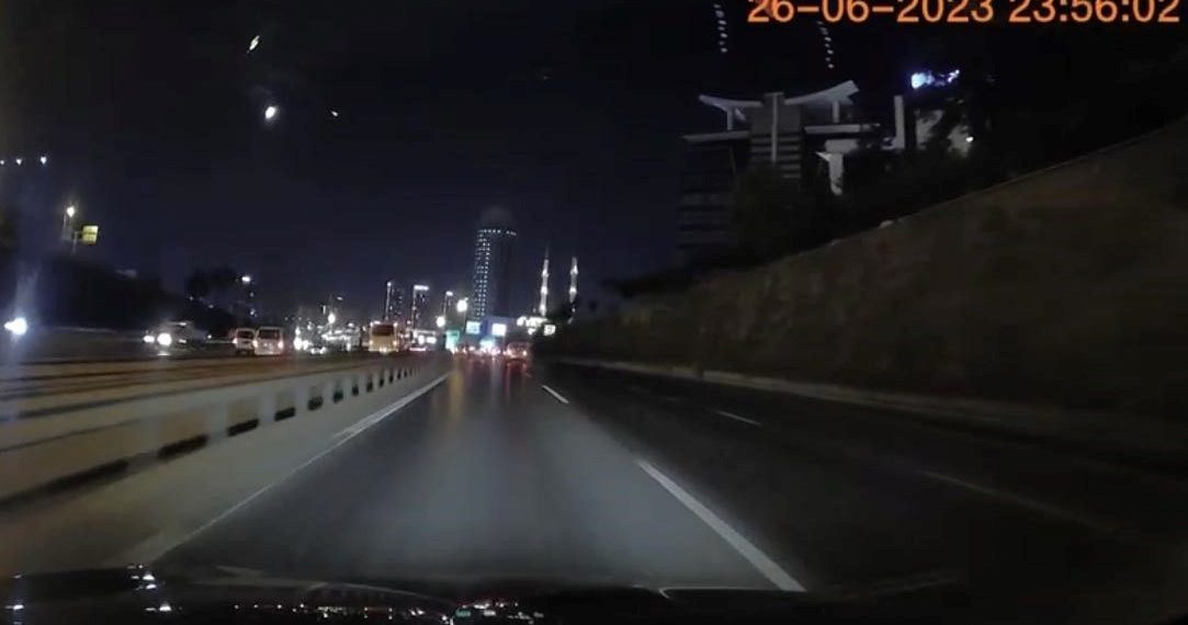 İstanbul semalarında değişik cisim