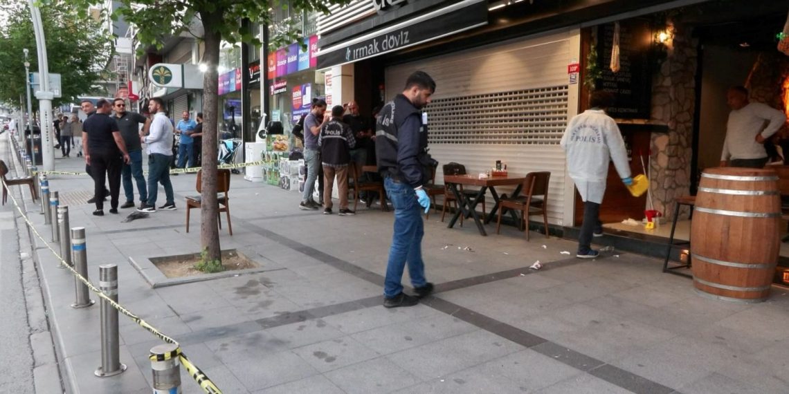 İstanbul’da kafeye silahlı taarruz: Yaralılar var