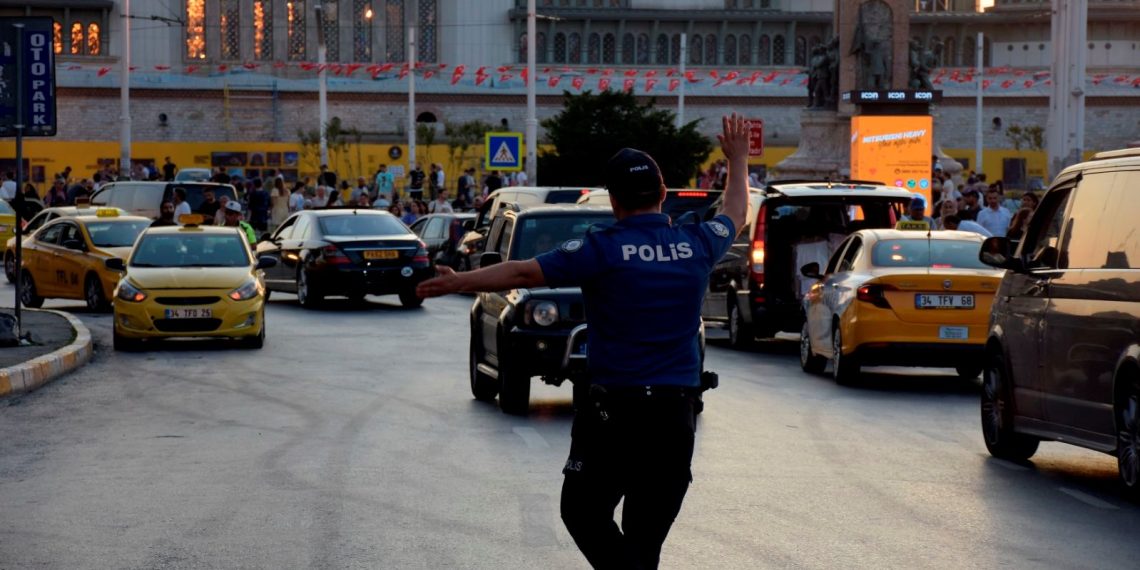 İstanbul’da kent genelinde “huzur” operasyonu | Aranan 568 kişi yakalandı